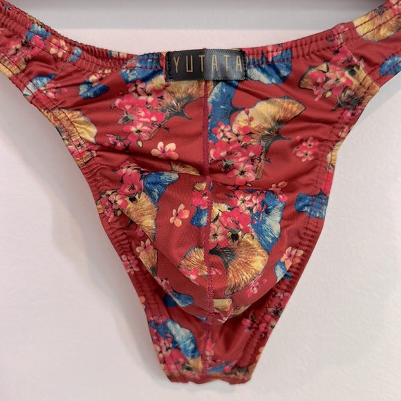 Yutata Men’s Floral Thong - Red (Large) - Picture 2 of 8